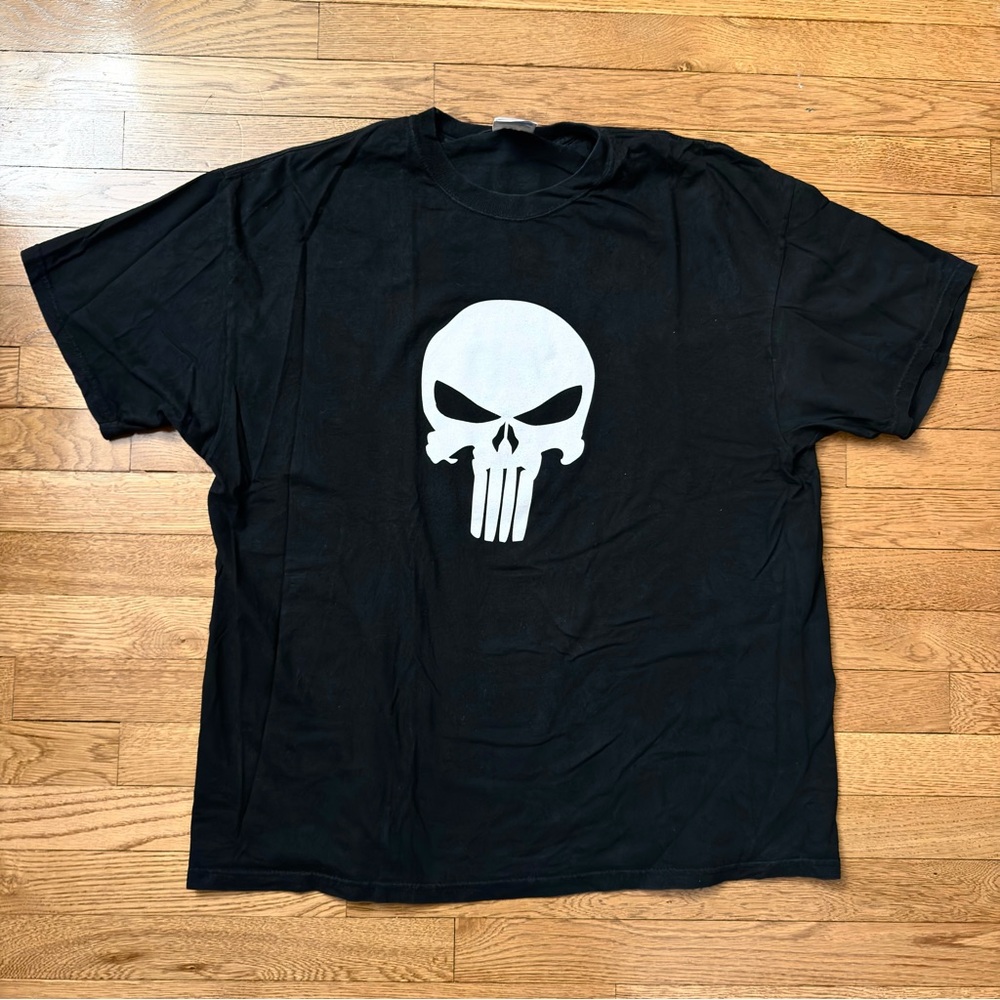 Vintage skull punisher marvel movie tee in black